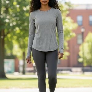 Aritzia TNA Heather Gray Crew Neck fitted long sleeve